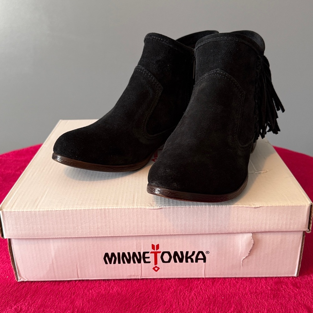 Minnetonka Black Suede Fringe Ankle Boots - Picture 6 of 6